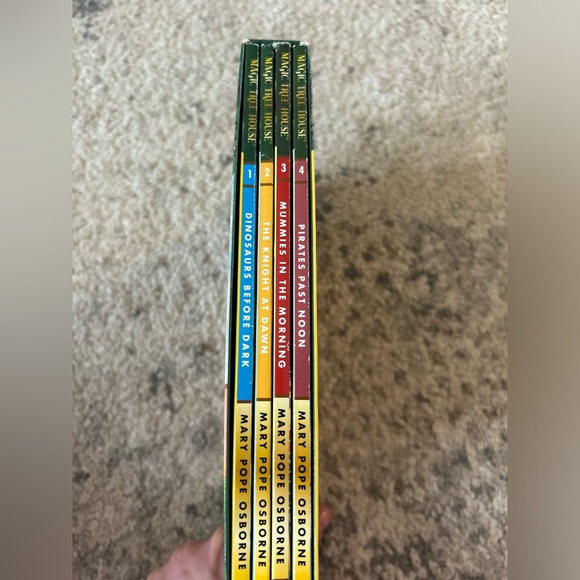 Magic Tree House Boxed Set of 4 Books 1-4 by Mary Pope Osbourne - Picture 4 of 7